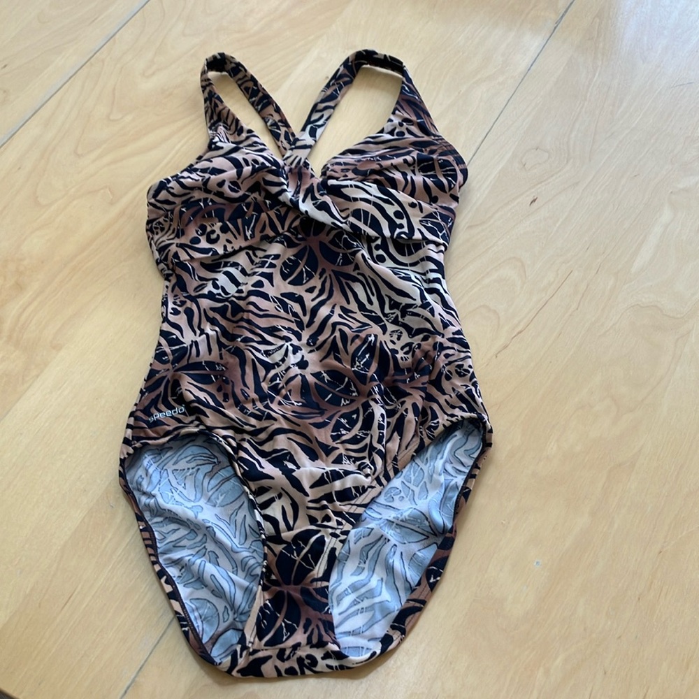 SPEEDO Black & Tan Animal Print swimsuit Twisted Front Cross-Back Strap‎ size 6